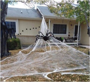 27 Cheap Halloween Party Ideas for Under $27: Giant spider